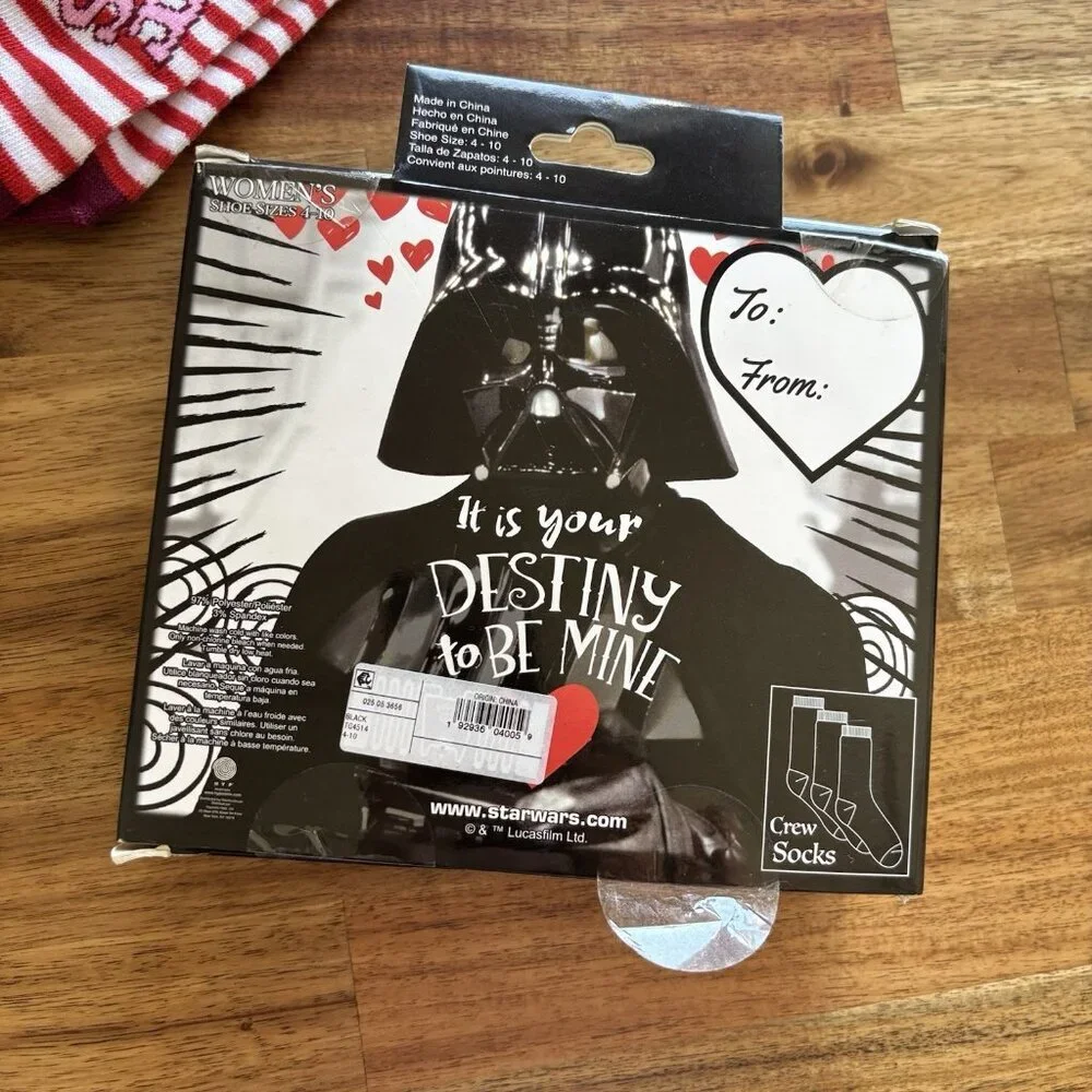 Disney Star Wars 3 Pairs Of Socks Women’s Size 4-8 BB 8 /C3PO / R2D2 DAMAGED BOX